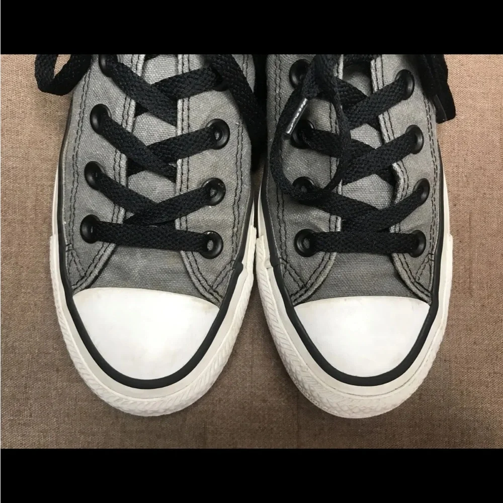 Converse Women's Sneakers Gray Canvas Low Top Size 5 Shoes Chuck Taylor Chucks